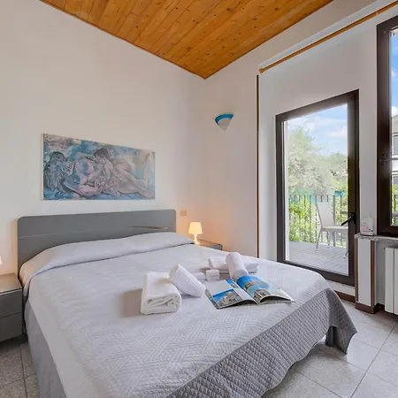 Al Peveri - Private Parking & Near Lake - Happy Rentals Toscolano Maderno Exterior photo