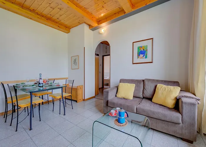 Al Peveri - Private Parking & Near Lake - Happy Rentals