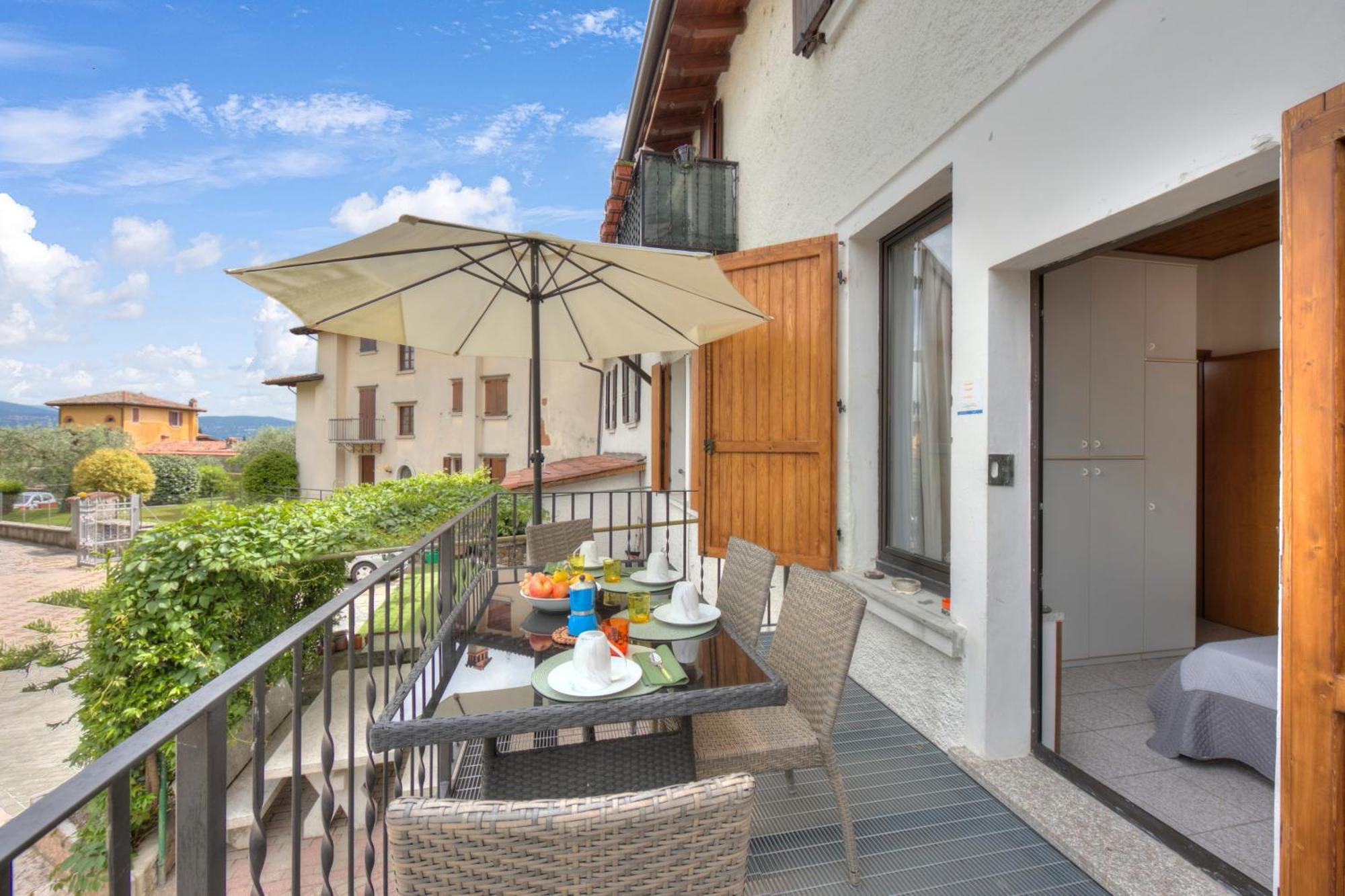 Apartment Al Peveri - Private Parking & Near - Happy