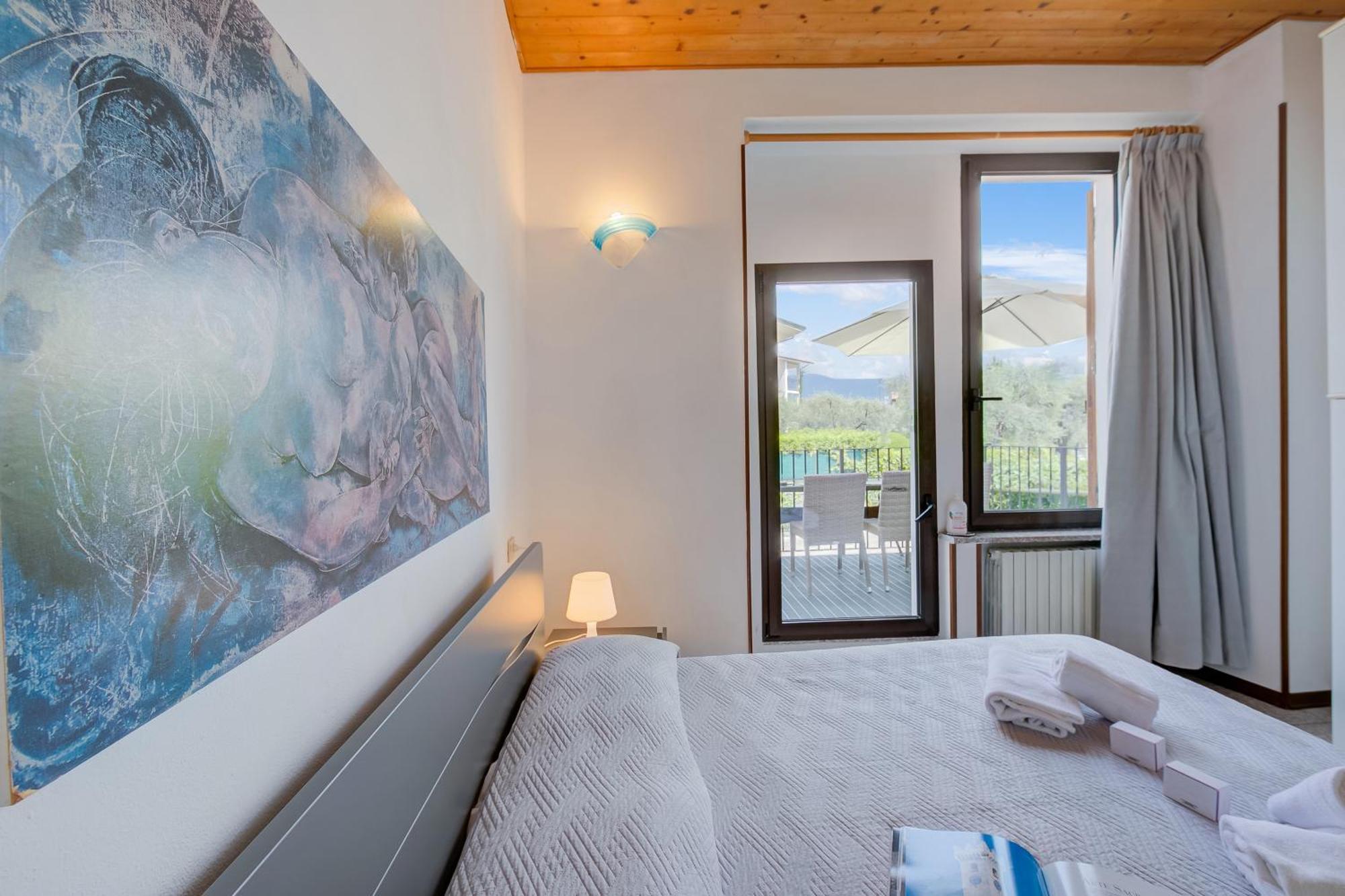 Apartment Al Peveri - Private Parking & Near - Happy Toscolano Maderno