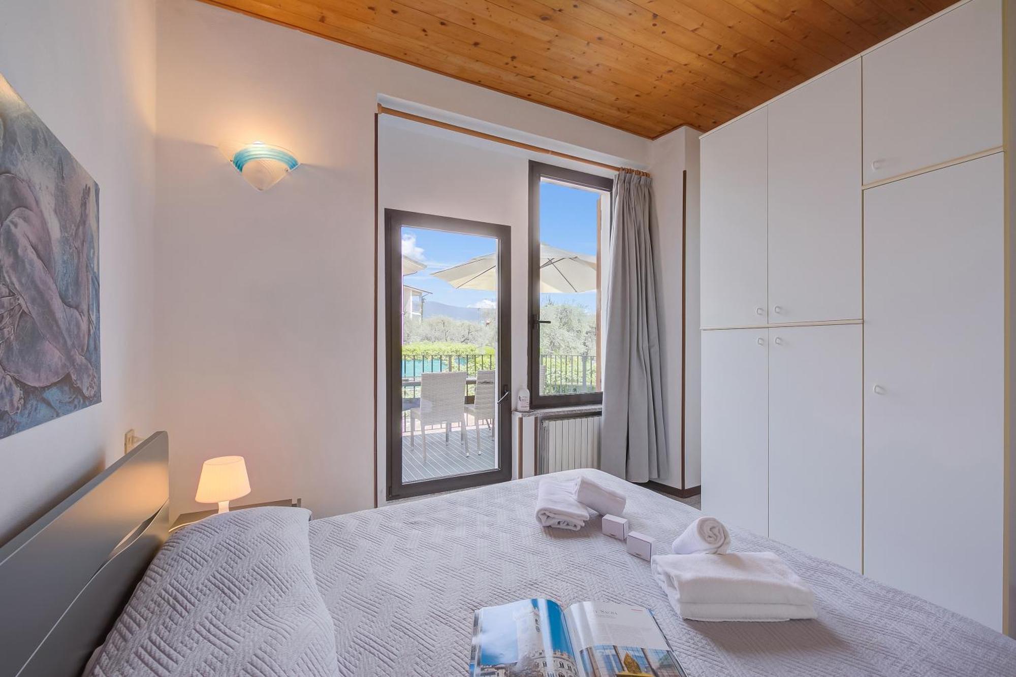 Apartment Al Peveri - Private Parking & Near - Happy Toscolano Maderno