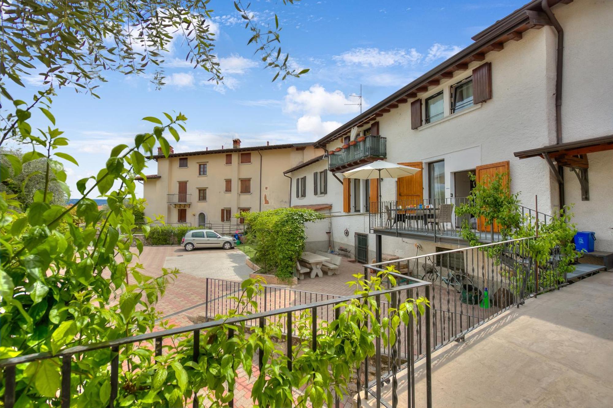 Apartment Al Peveri - Private Parking & Near - Happy Toscolano Maderno